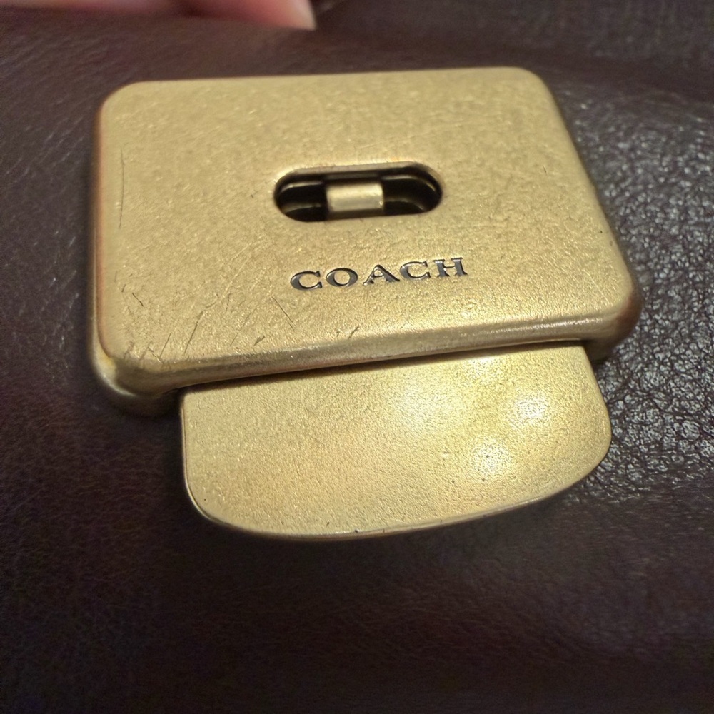 COACH maple Chelsea 30  Shoulder Bag with Gold Accent - Picture 4 of 11